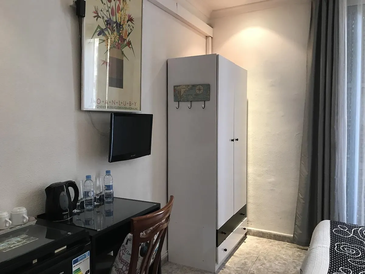 ゲストハウス Hostal Aribau バルセロナ