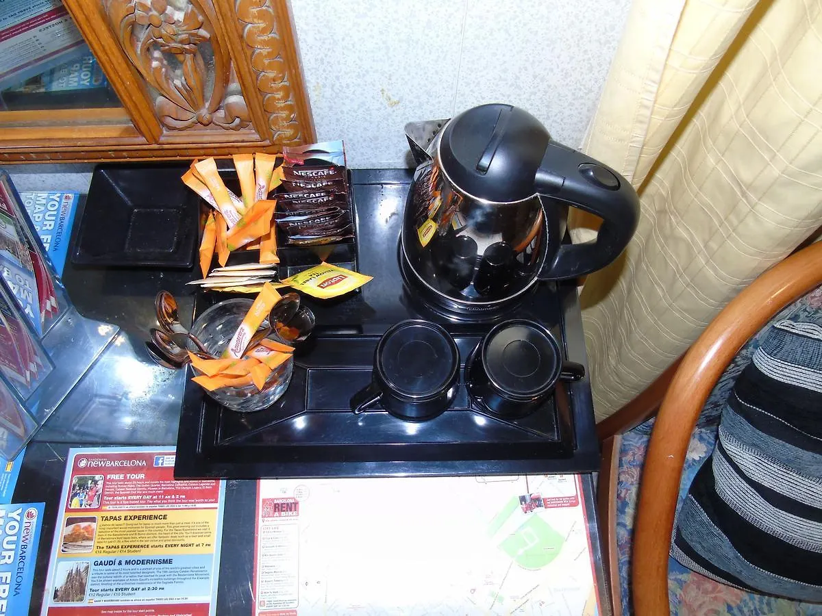 Hostal Aribau バルセロナ ゲストハウス