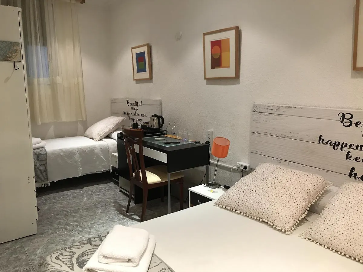 Hostal Aribau バルセロナ ゲストハウス